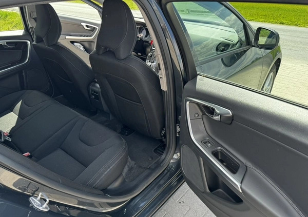 Volvo V60 cena 39999 przebieg: 235000, rok produkcji 2015 z Pajęczno małe 436